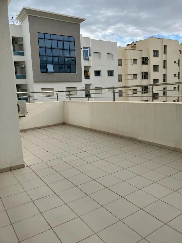 Magnifique Appartement Avec Terrasse Tunisie Mall 0*, Tunes